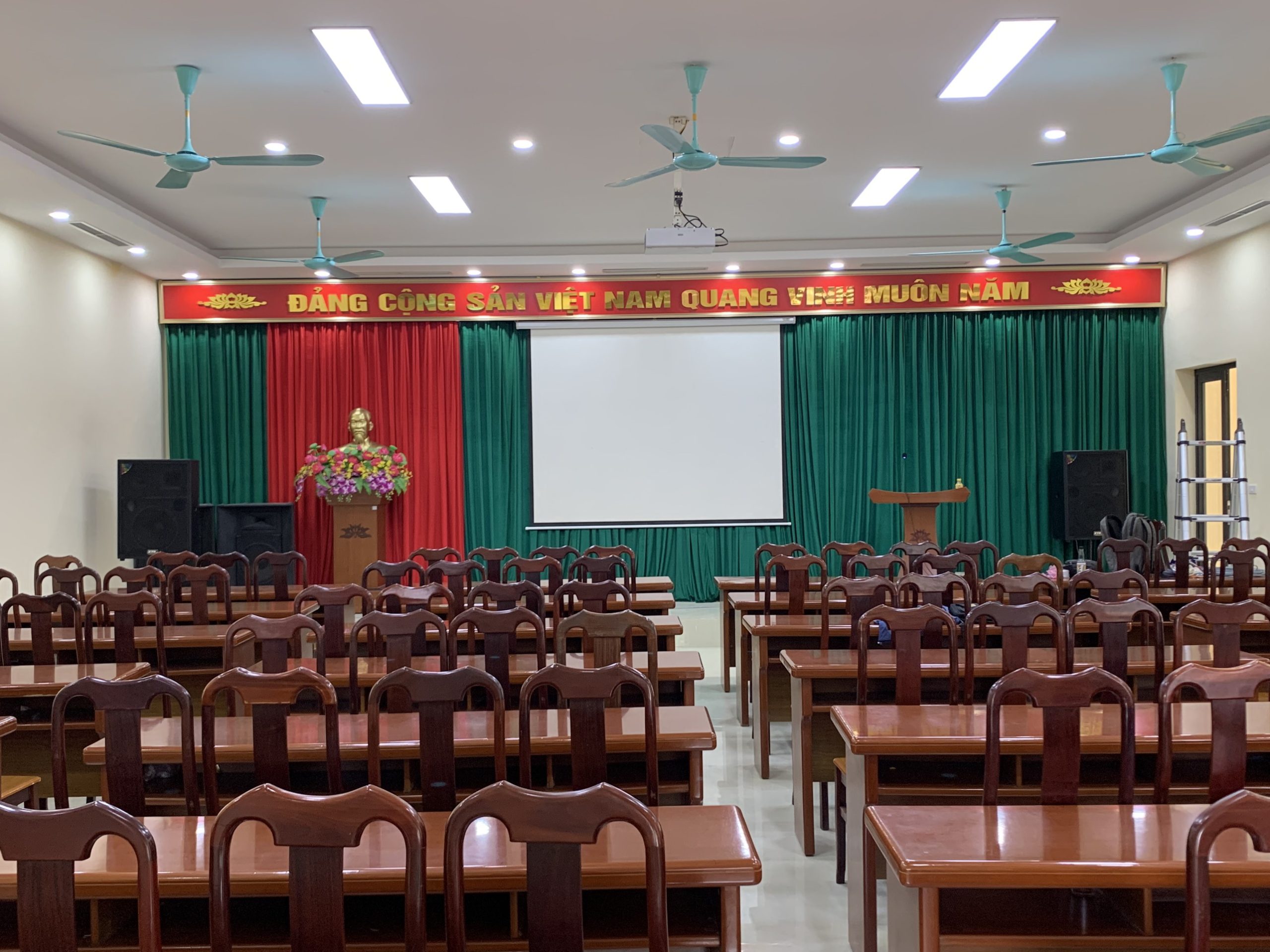 Lắp đặt âm thanh hội trường
