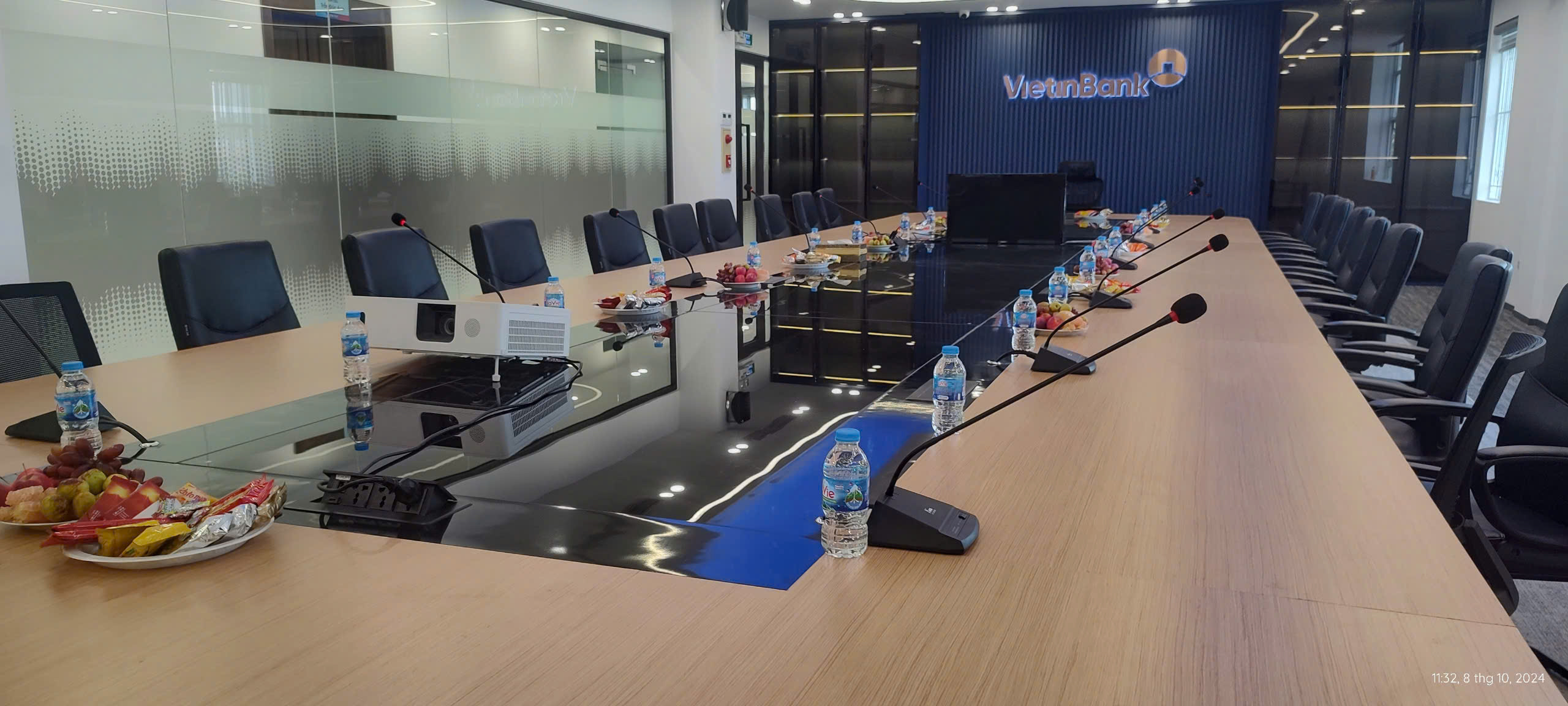 Âm thanh phòng họp