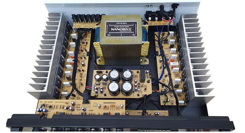 Các mạch bên trong của Amply Karaoke Nanomax PA-1207A