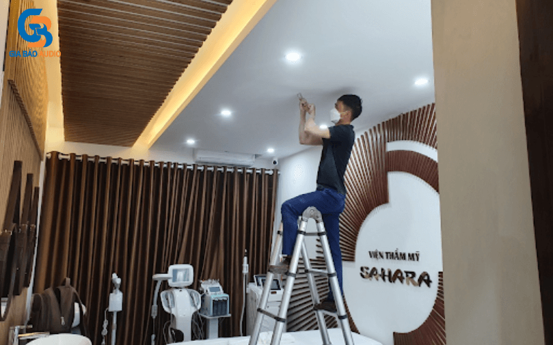 lắp loa âm trần spa giá tốt