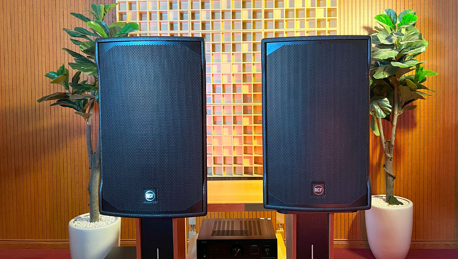 loa-rcf-emax-3112-mkii-1-1 Top 10 loa karaoke cao cấp bán chạy nhất hiện nay