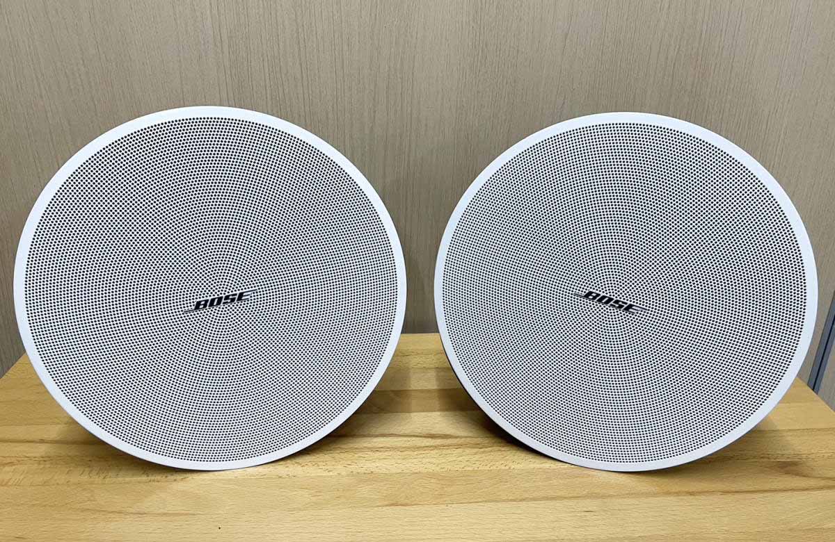 mat-luoi-cua-loa-am-tran-bose-designmax-dm3c Loa âm trần Bose