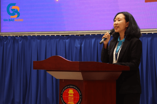 Micro không dây cầm tay là gì?