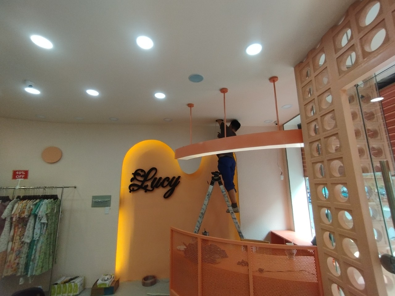 z3731190626985_5520c991d3232474faef36bdd58352f1