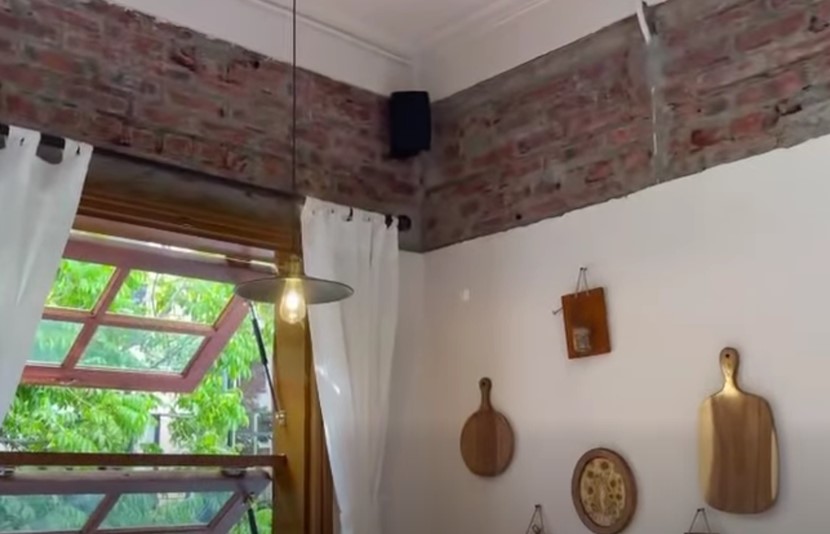 Nhà hàng sử dụng loa treo tường
